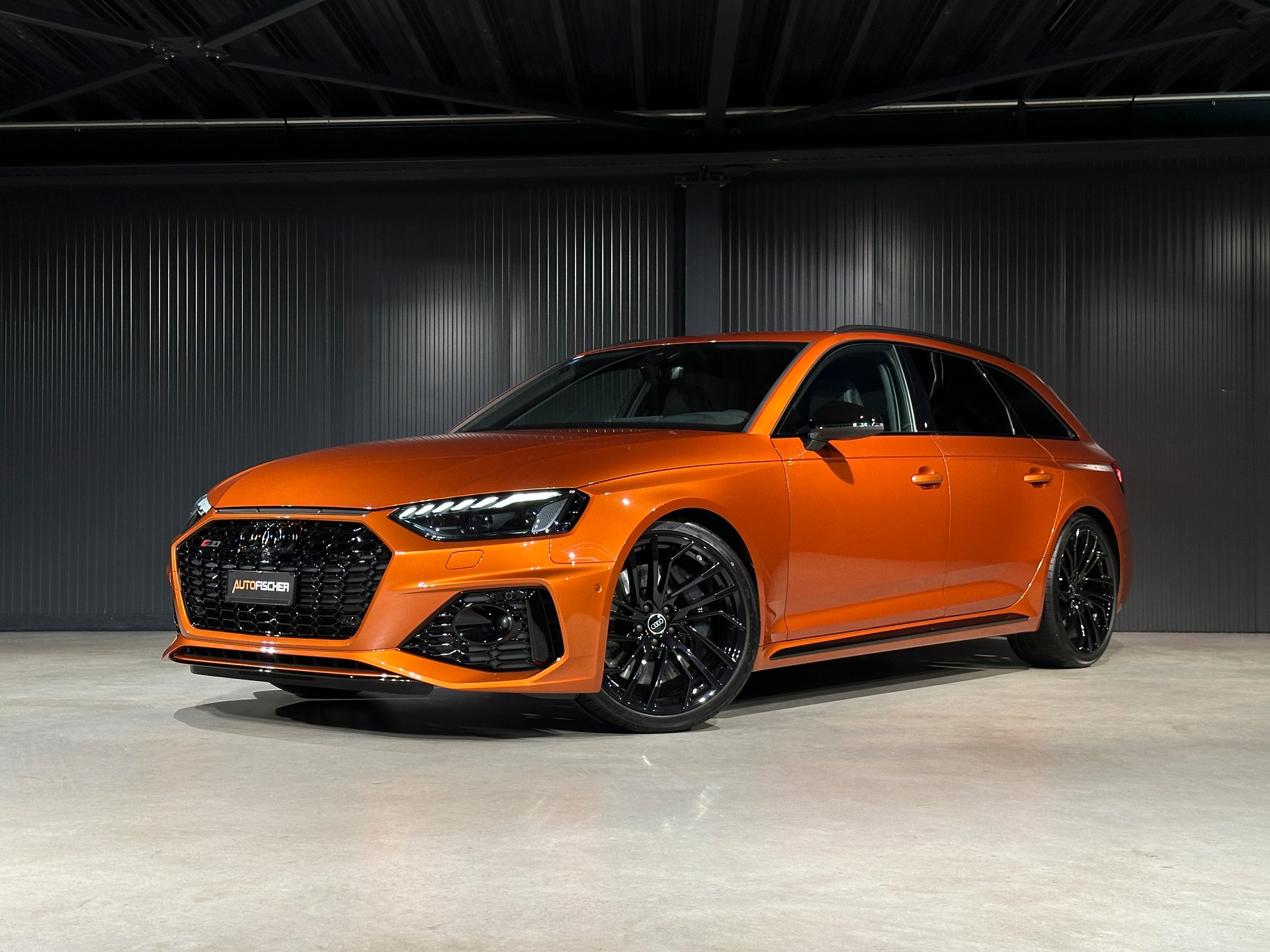 AUDI RS4 Avant quattro tiptronic-image-0