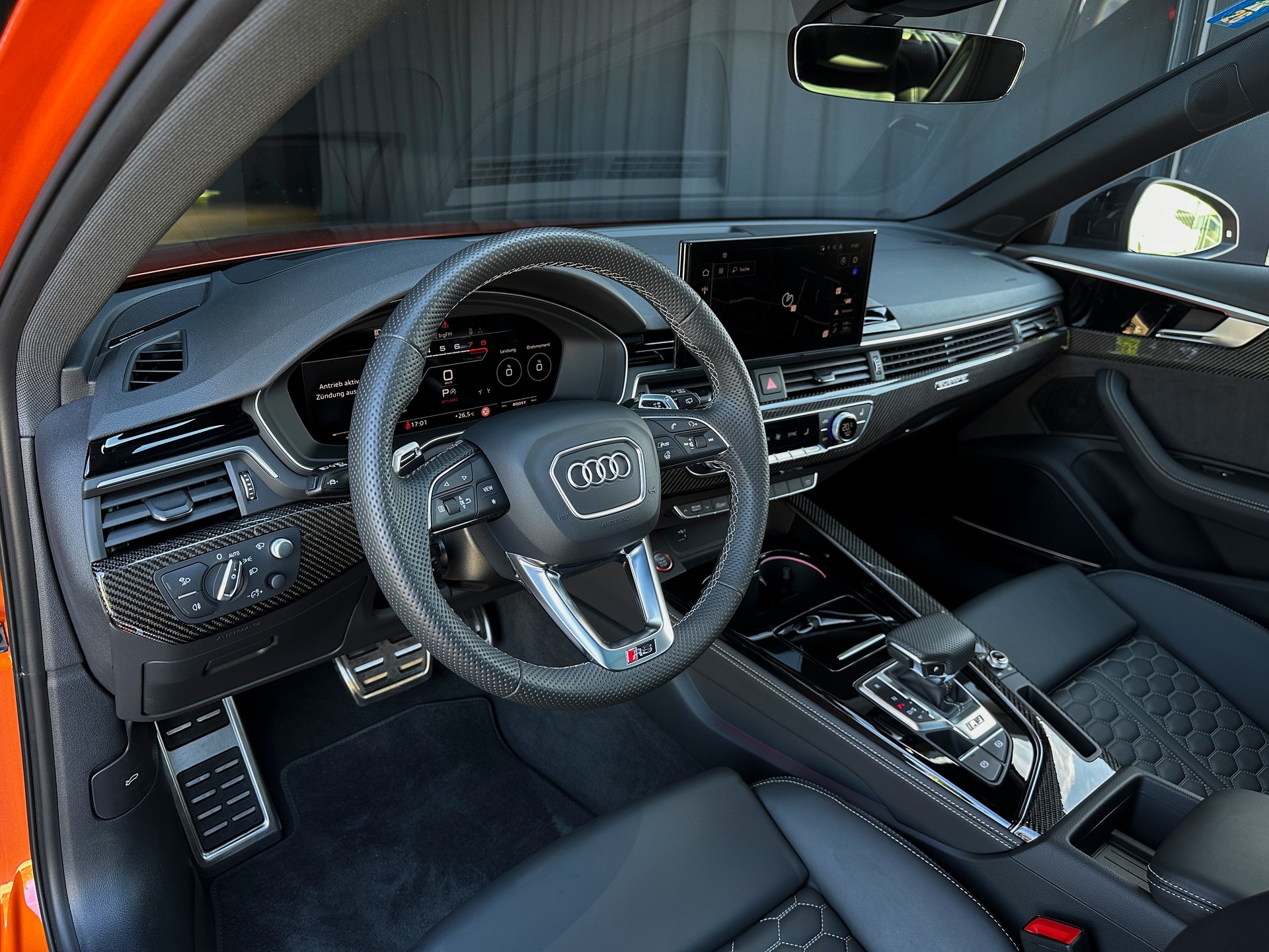 AUDI RS4 Avant quattro tiptronic-image-12