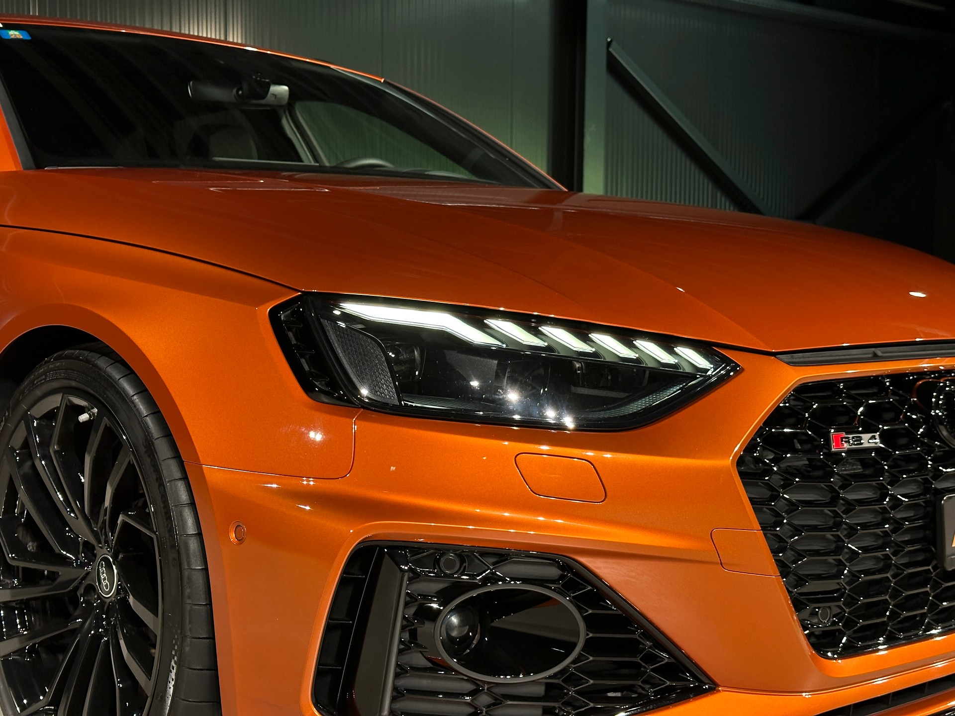 AUDI RS4 Avant quattro tiptronic-image-28