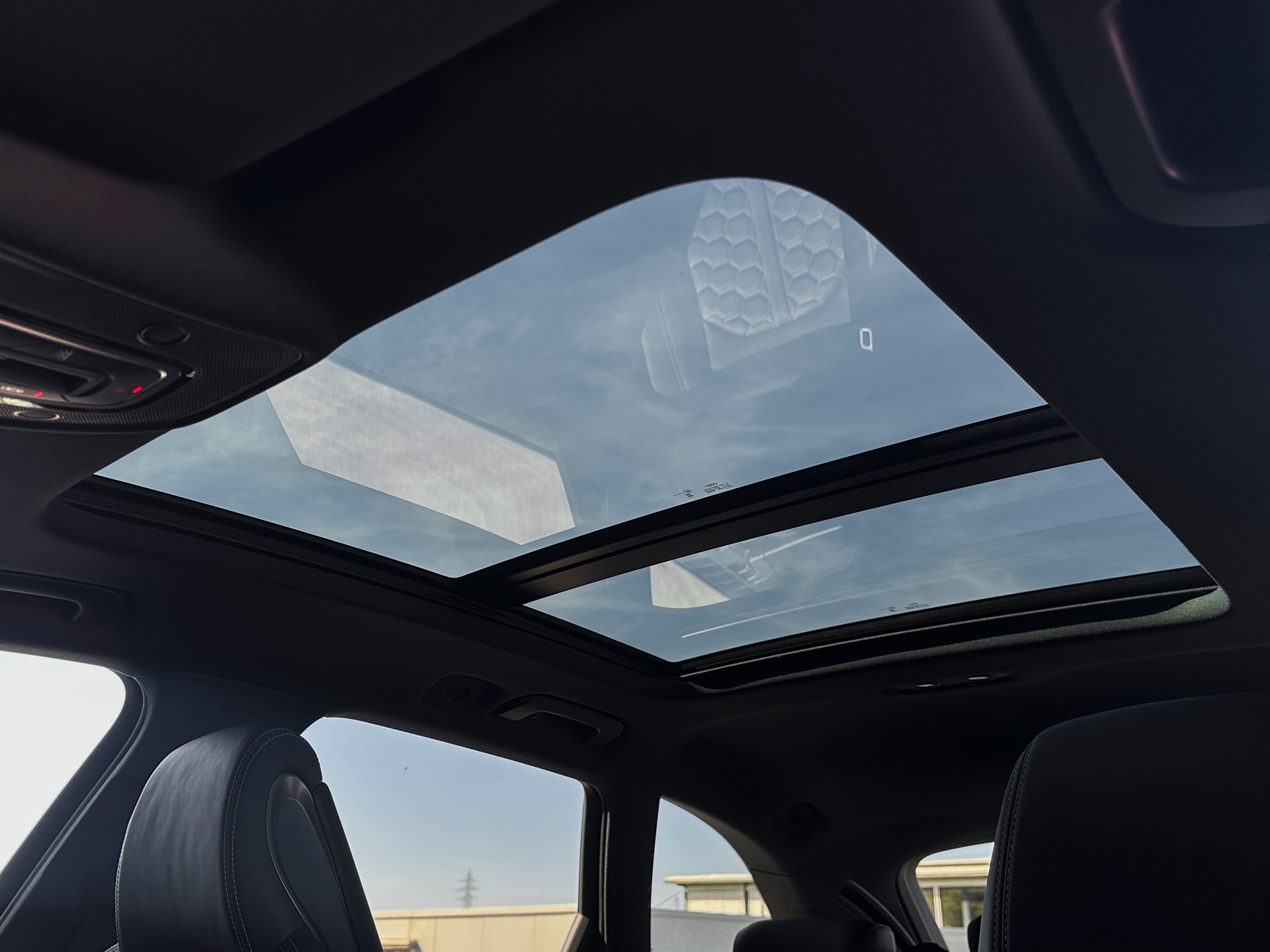 AUDI RS4 Avant quattro tiptronic-image-26