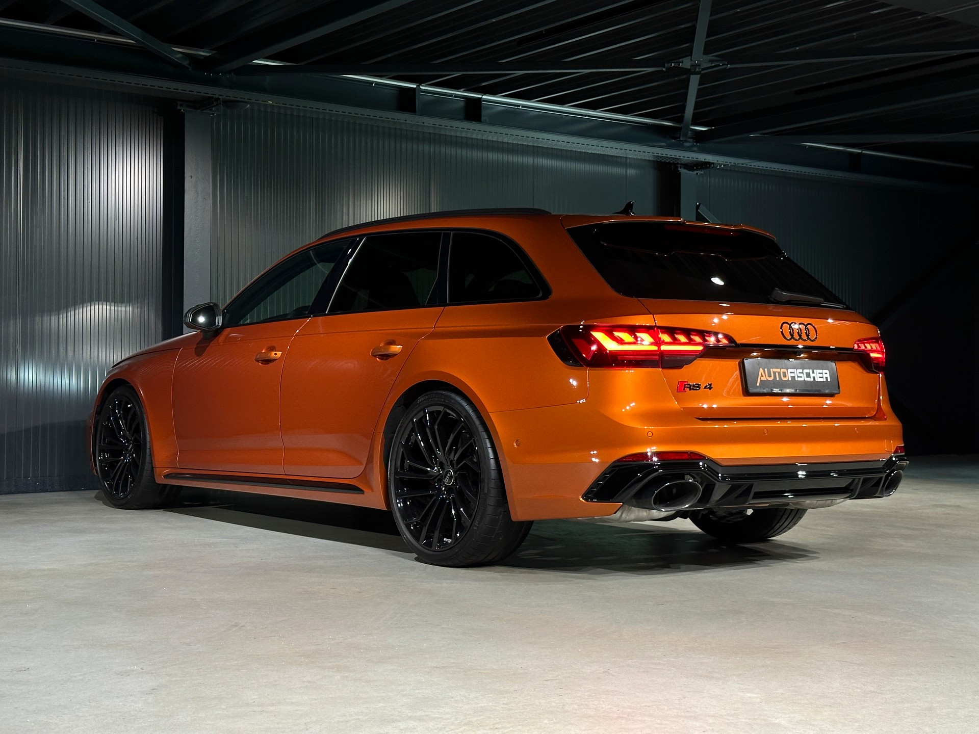 AUDI RS4 Avant quattro tiptronic-image-7