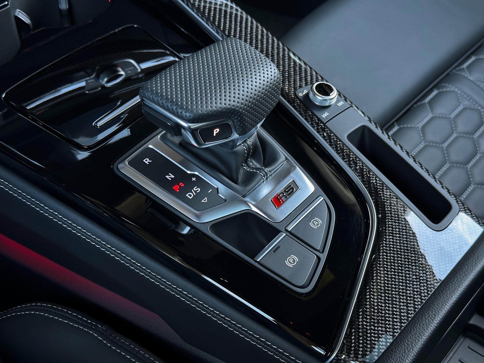 AUDI RS4 Avant quattro tiptronic-image-20