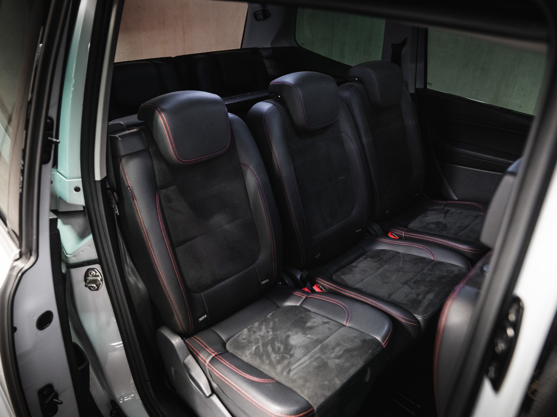 SEAT Alhambra 2.0 TDI 4Drive SWISS FR-image-8