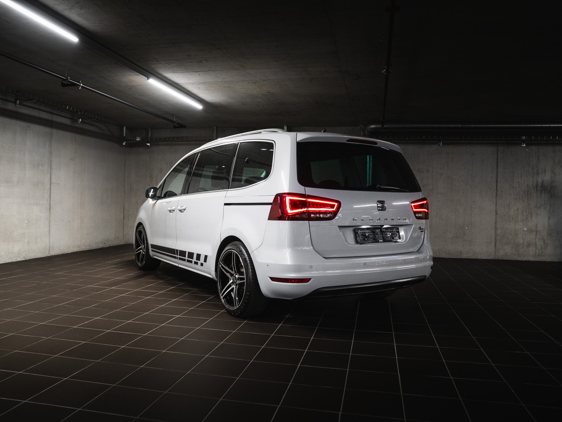 SEAT Alhambra 2.0 TDI 4Drive SWISS FR-image-15