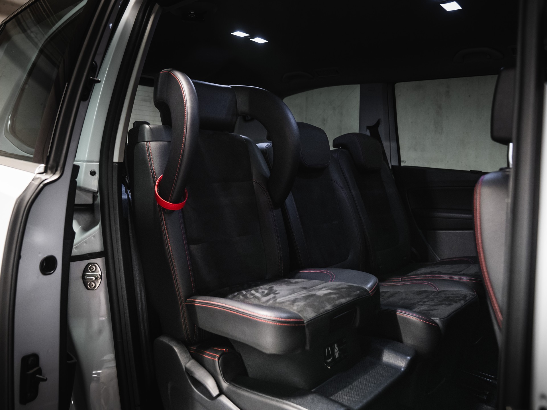 SEAT Alhambra 2.0 TDI 4Drive SWISS FR-image-7