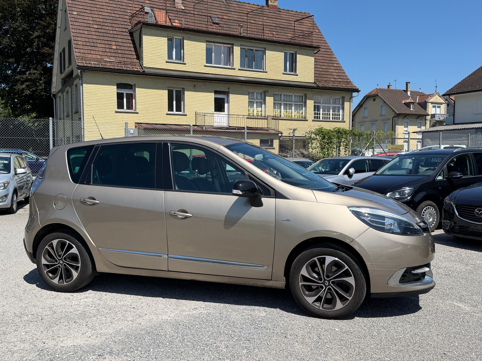 RENAULT Scénic 1.2 16V Turbo Bose Edition-image-1