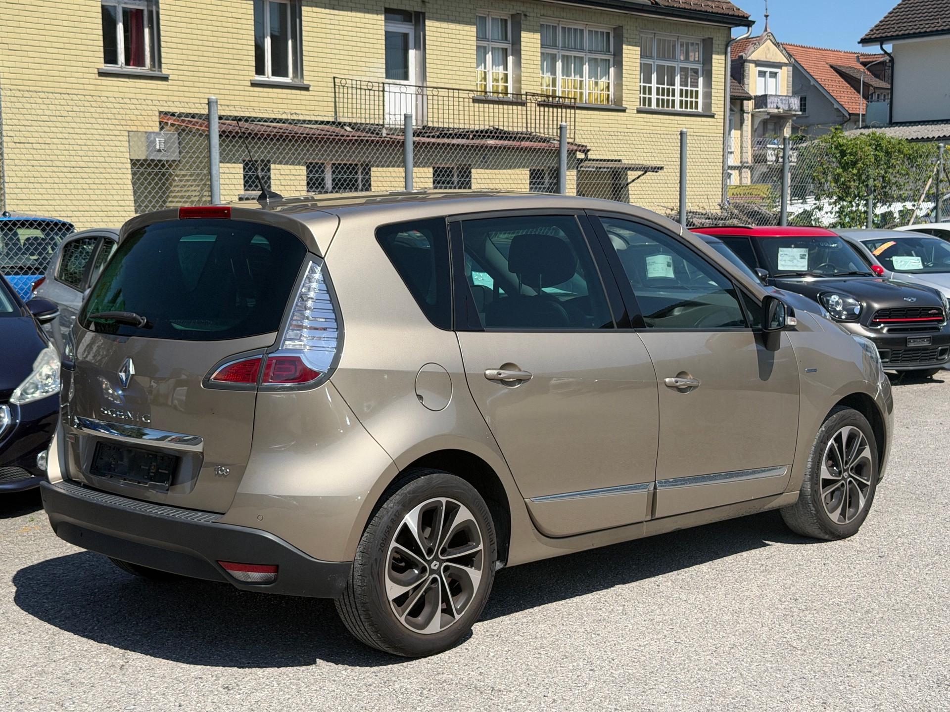 RENAULT Scénic 1.2 16V Turbo Bose Edition-image-12
