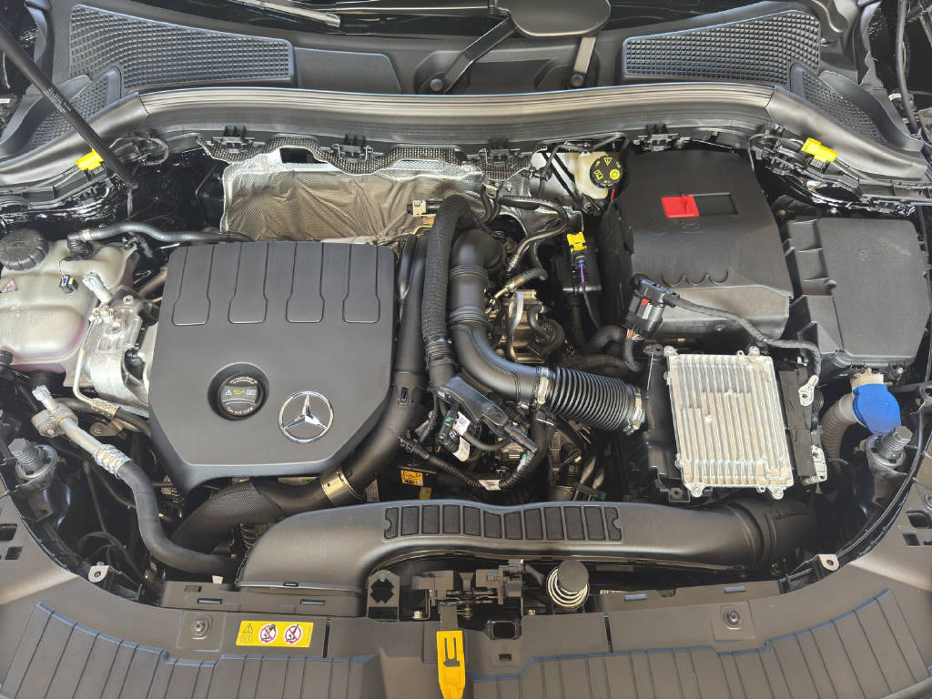 MERCEDES-BENZ GLA 200 Night Star Progressive-image-8