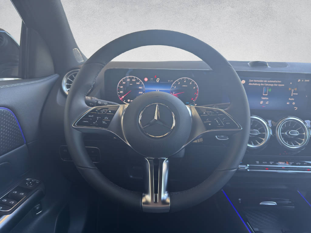 MERCEDES-BENZ GLA 200 Night Star Progressive-image-11
