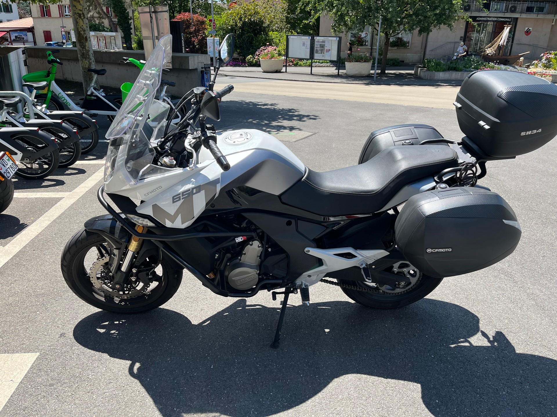 CF MOTO 650MT