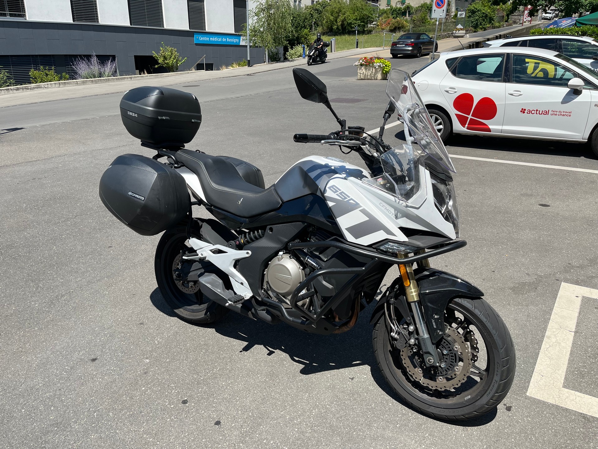 CF MOTO 650MT-image-2