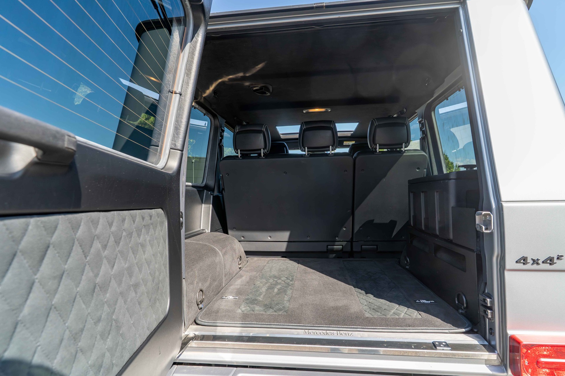 MERCEDES-BENZ G 500-image-12