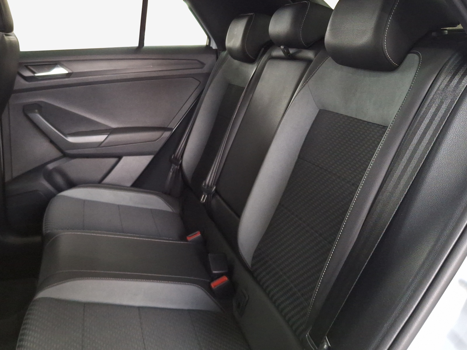 VW T-Roc 2.0 TSI R DSG 4Motion-image-11