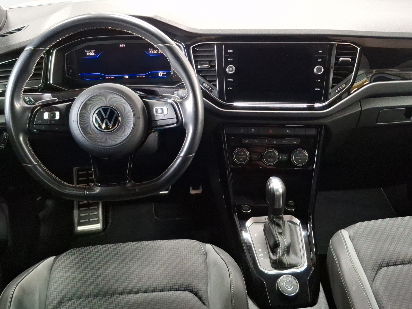 VW T-Roc 2.0 TSI R DSG 4Motion-image-10
