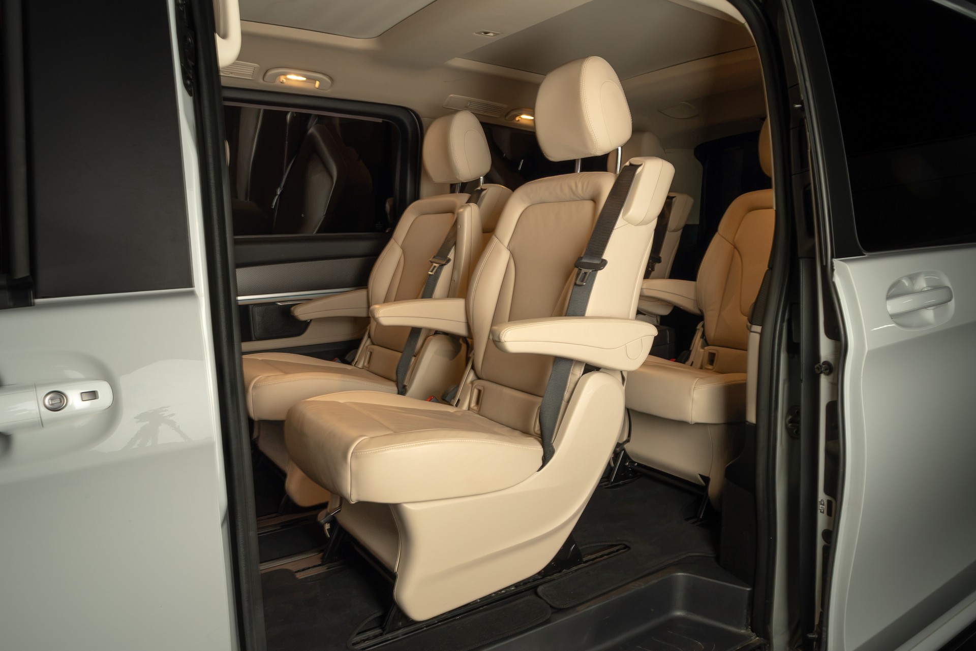 MERCEDES-BENZ V 300 d lang Avantgarde 4Matic 9G-Tronic-image-13