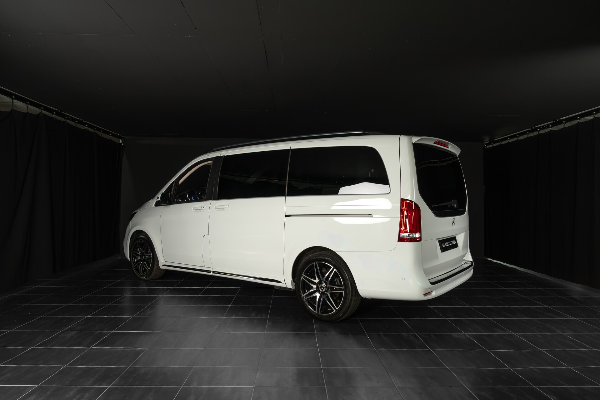 MERCEDES-BENZ V 300 d lang Avantgarde 4Matic 9G-Tronic-image-6