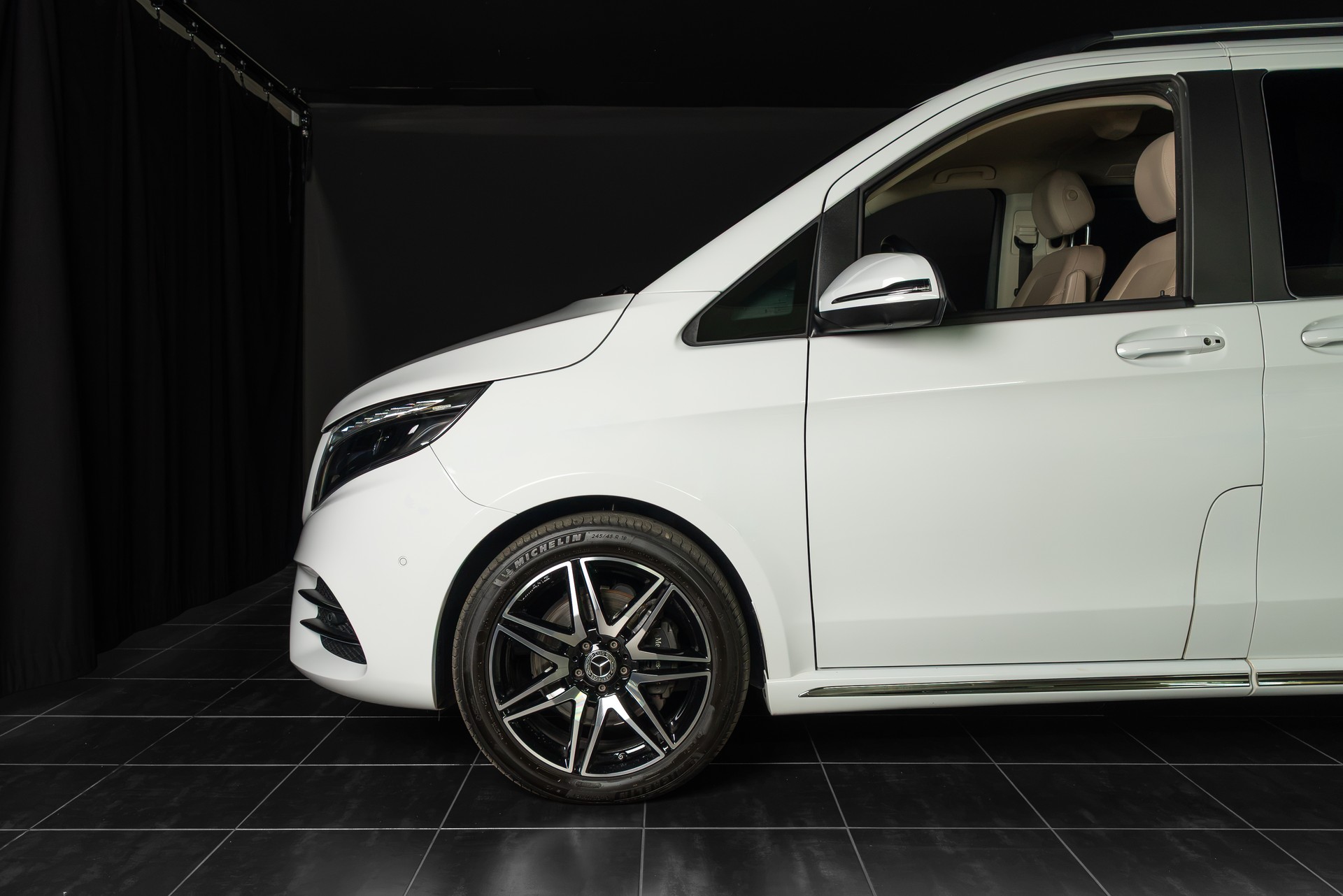MERCEDES-BENZ V 300 d lang Avantgarde 4Matic 9G-Tronic-image-4