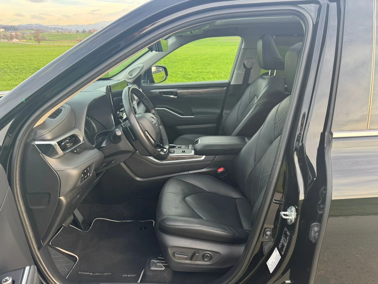 TOYOTA Highlander 2.5 HSD Premium e-CVT mit Anhängerkupplung-image-6
