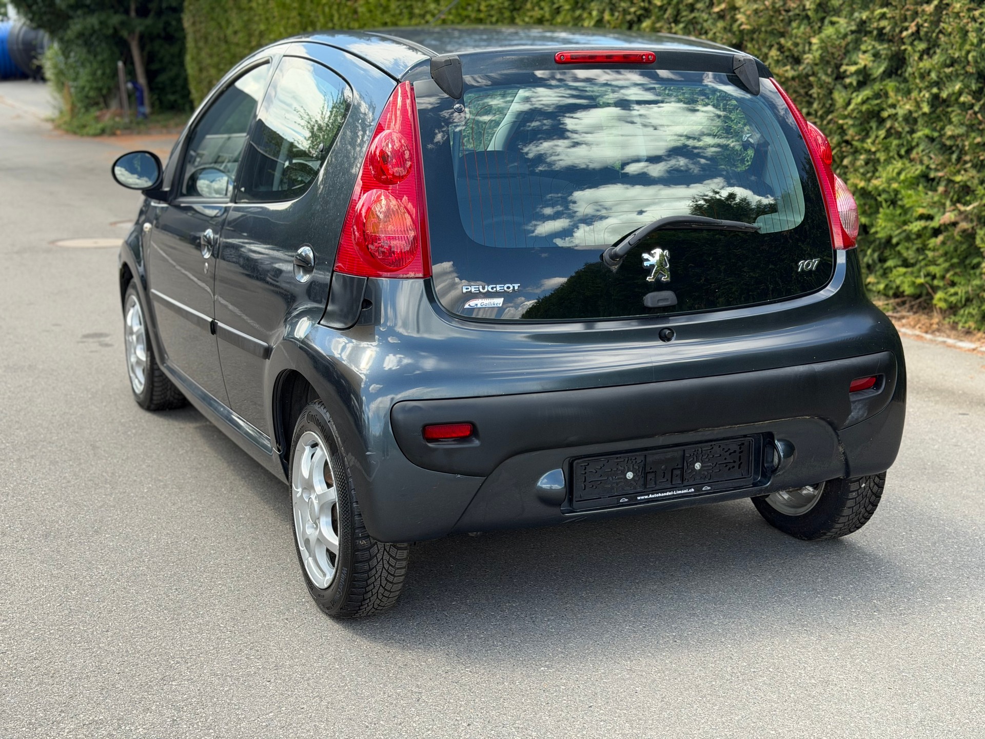 PEUGEOT 107 1.0 Black&Silver BMP5-showroom-element-3