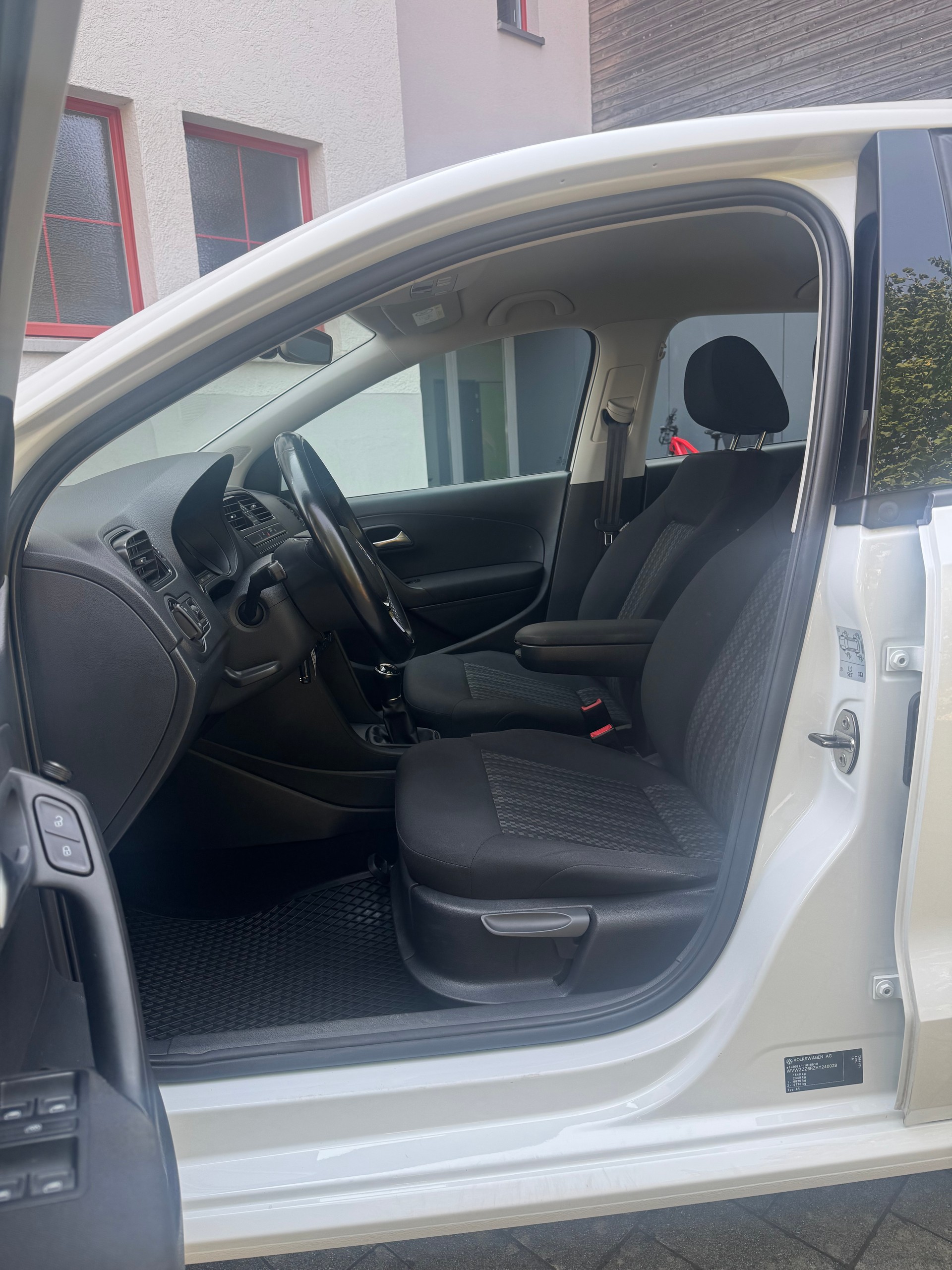 VW Polo 1.0 BMT Trendline-image-7