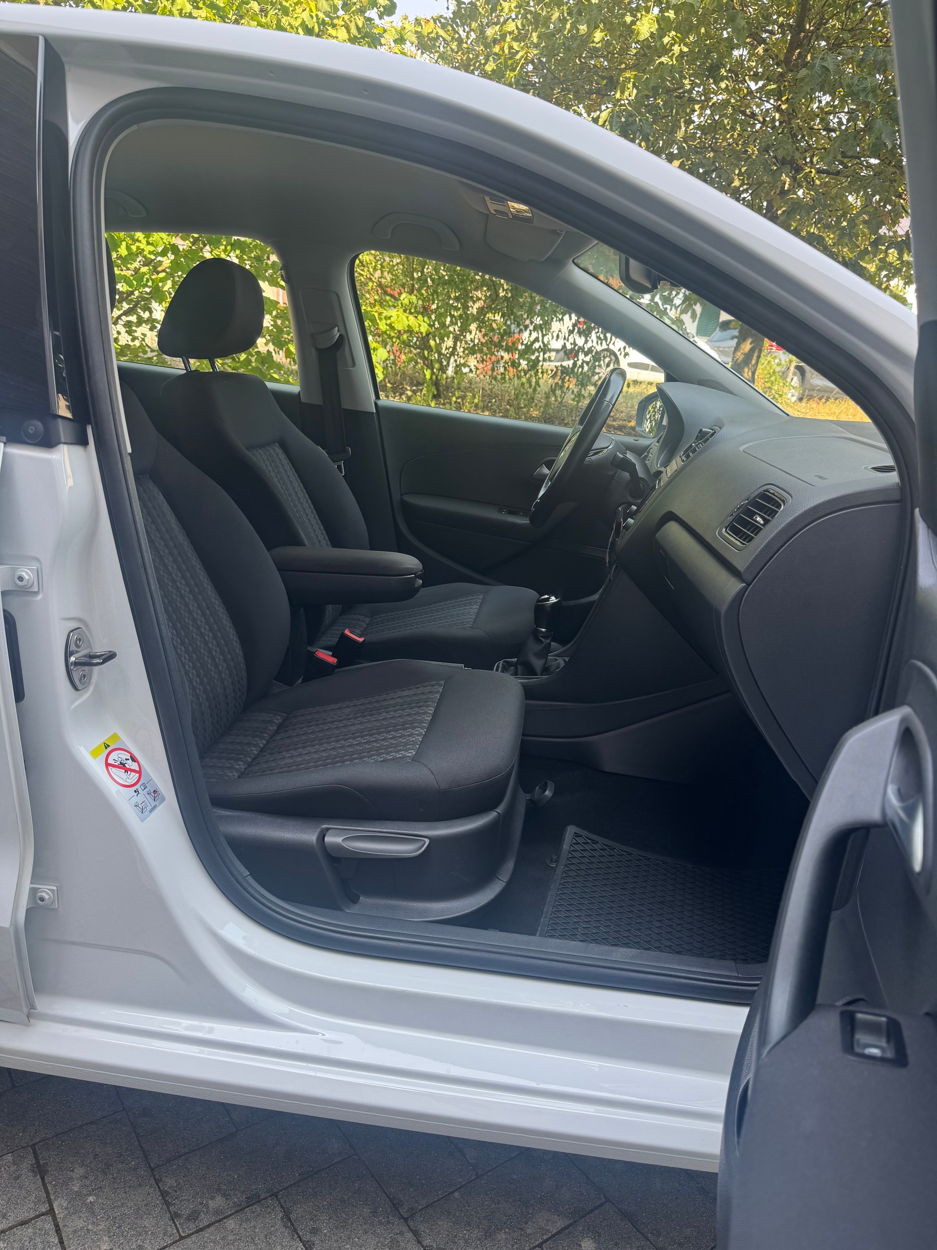 VW Polo 1.0 BMT Trendline-image-10