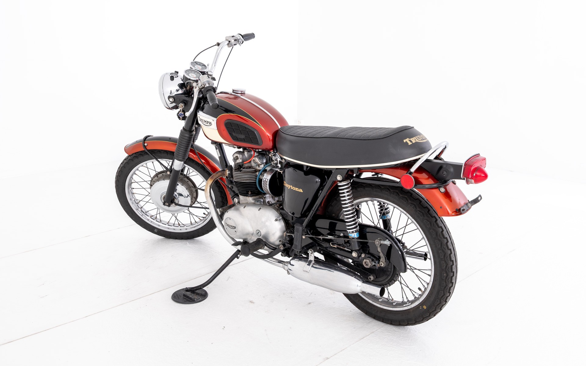 TRIUMPH T 100P-showroom-element-3