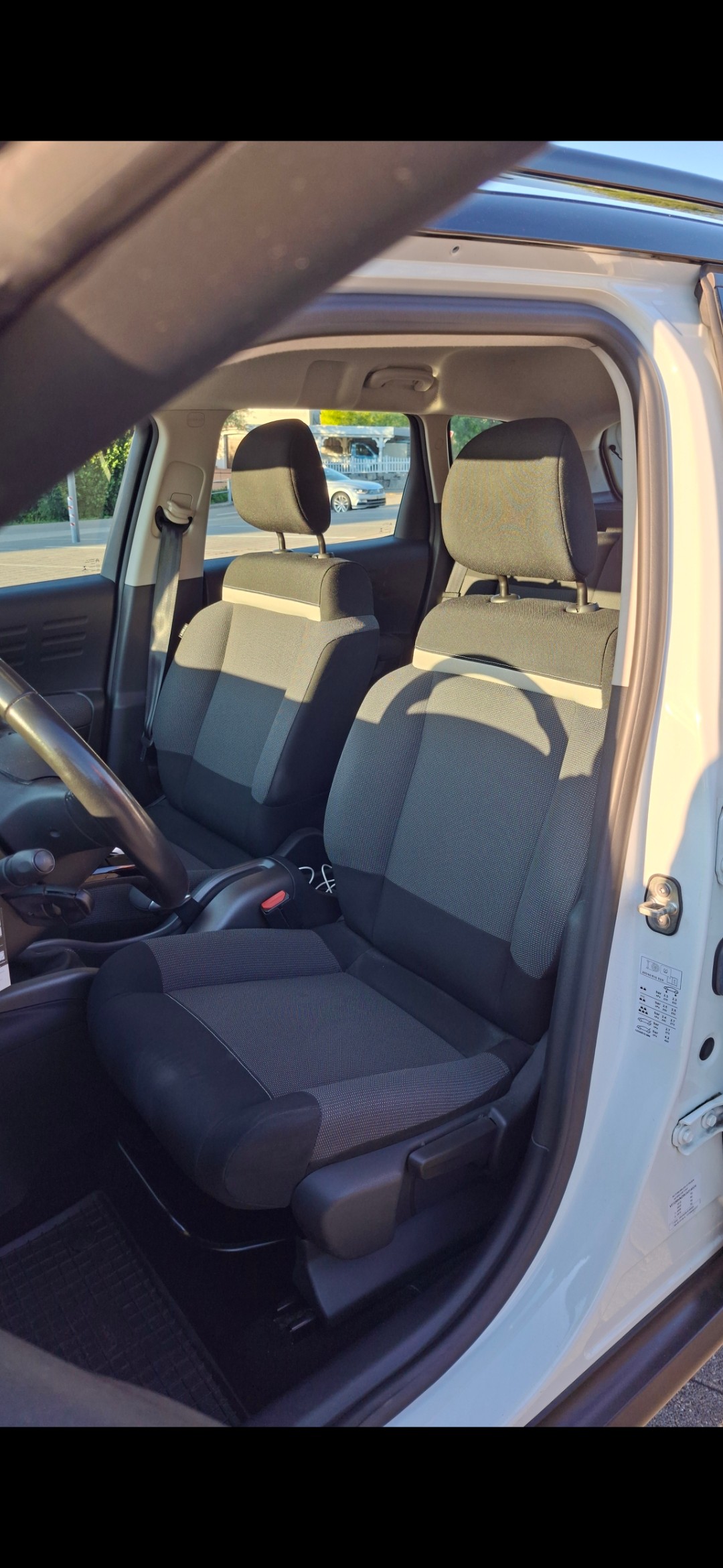 CITROEN 1.2 PureTech 110 Feel-image-3