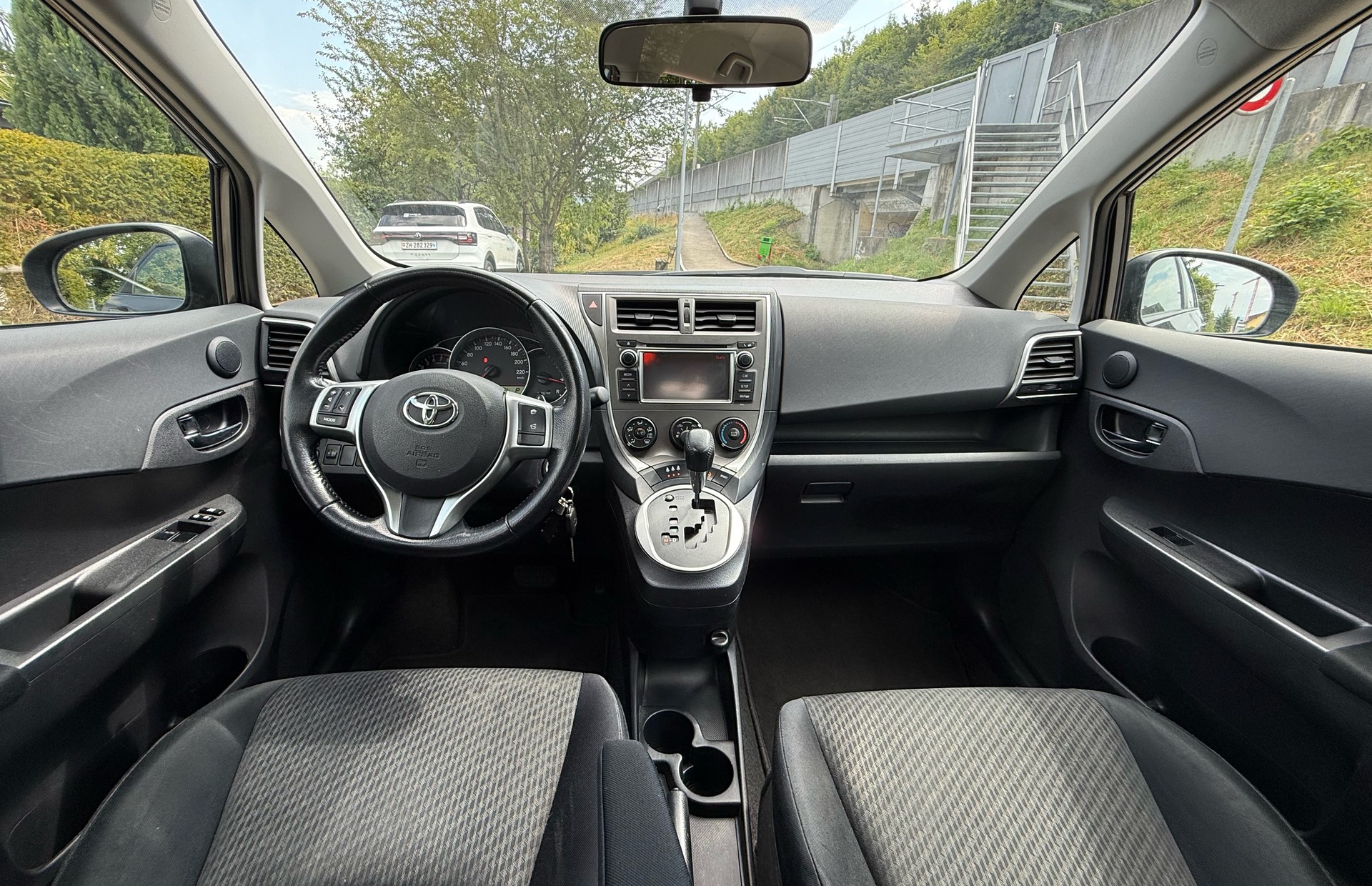 TOYOTA Verso-S 1.33 Linea Luna Multidrive S ( Frisch Ab MFK )-image-12