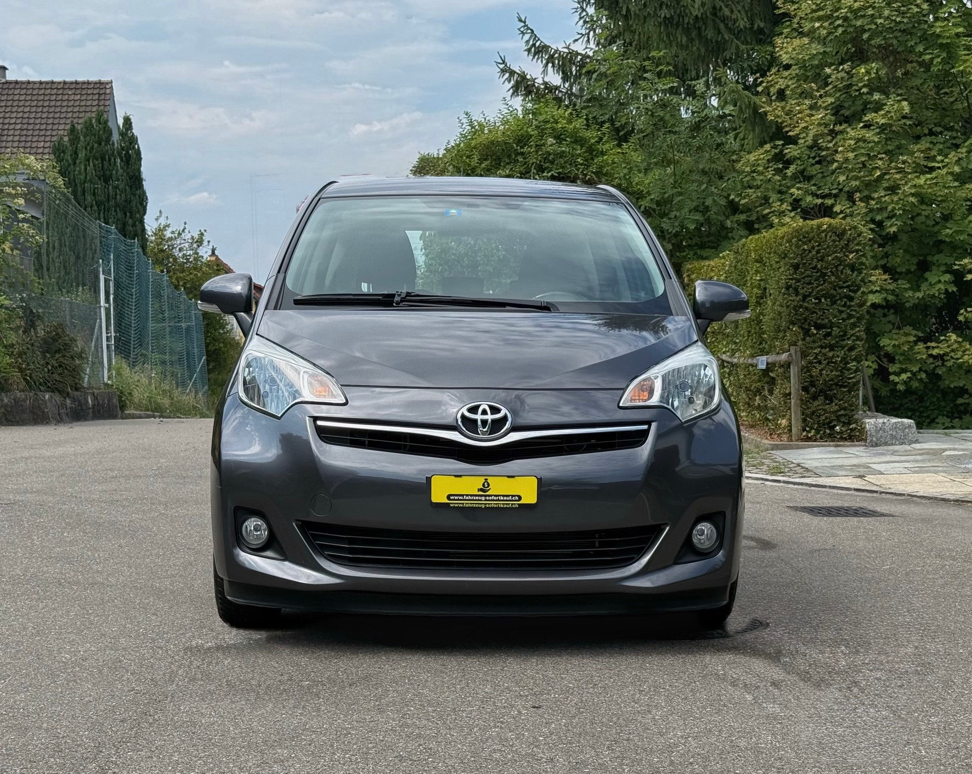 TOYOTA Verso-S 1.33 Linea Luna Multidrive S ( Frisch Ab MFK )-image-1