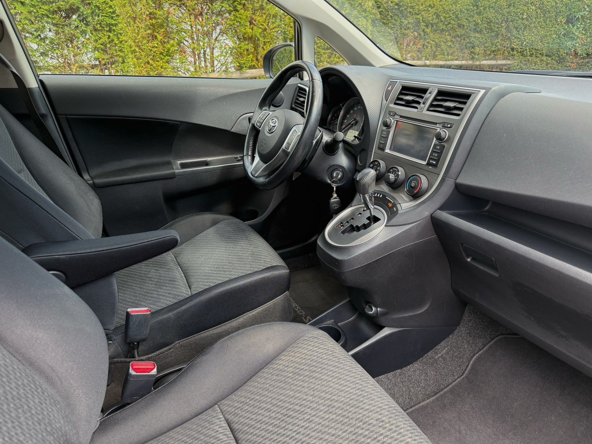TOYOTA Verso-S 1.33 Linea Luna Multidrive S ( Frisch Ab MFK )-image-9