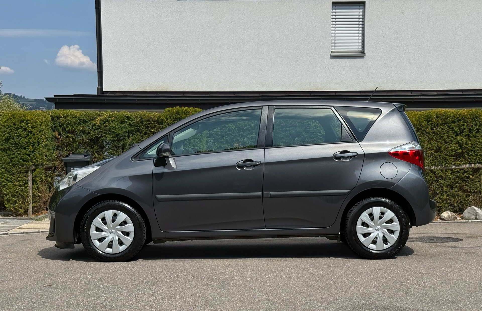 TOYOTA Verso-S 1.33 Linea Luna Multidrive S ( Frisch Ab MFK )-image-6