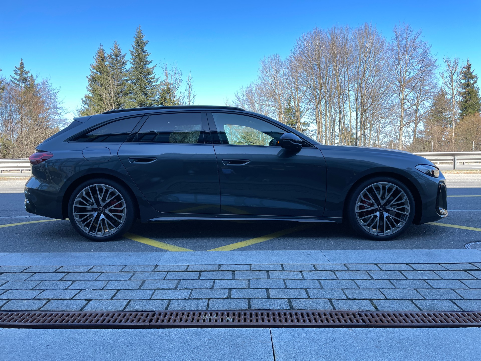 AUDI S5 Avant TFSI quattro S tronic-image-3