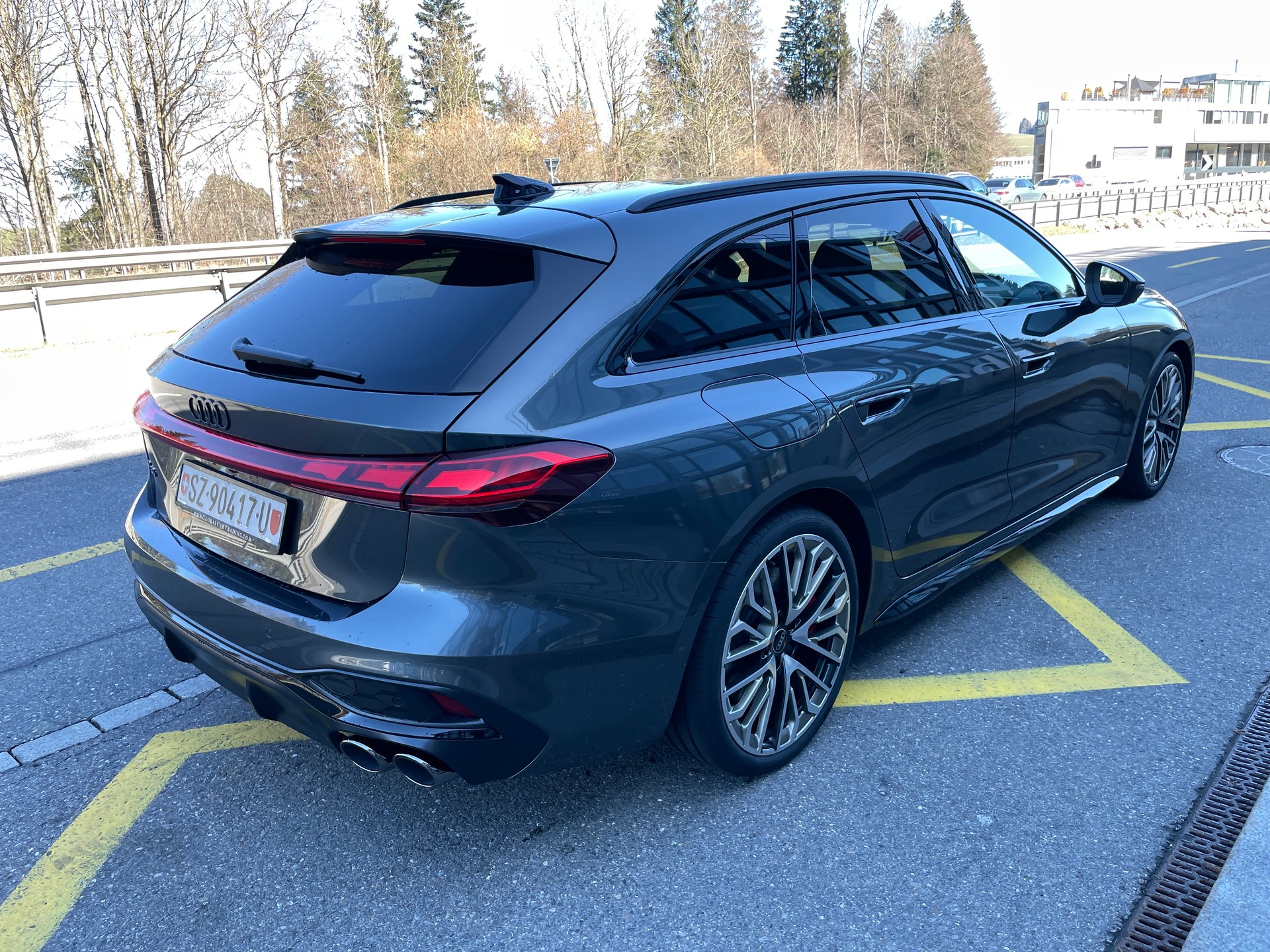 AUDI S5 Avant TFSI quattro S tronic-image-4