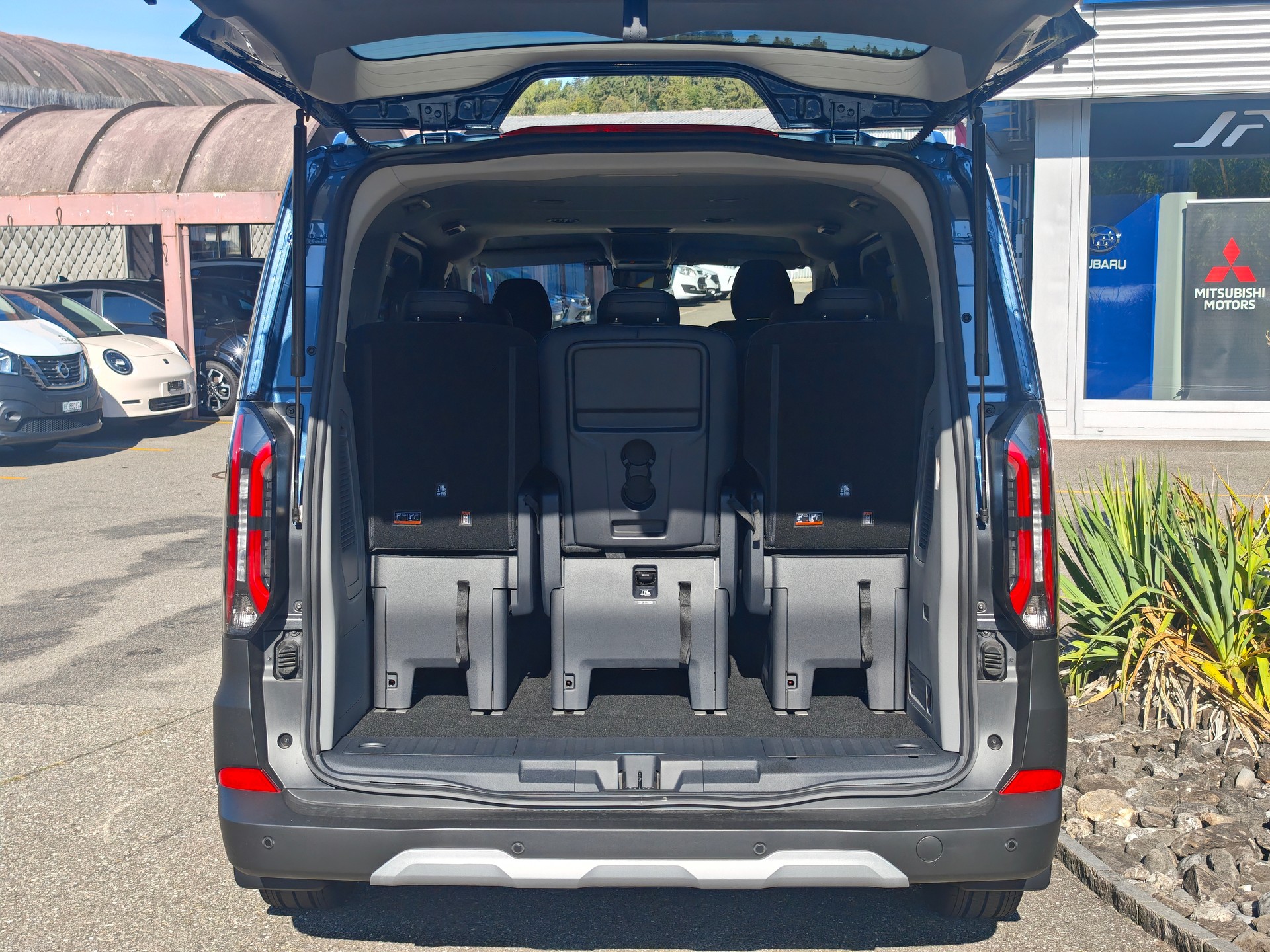 FORD Tourneo Bus 340 L1H1 PHEV Active-image-7