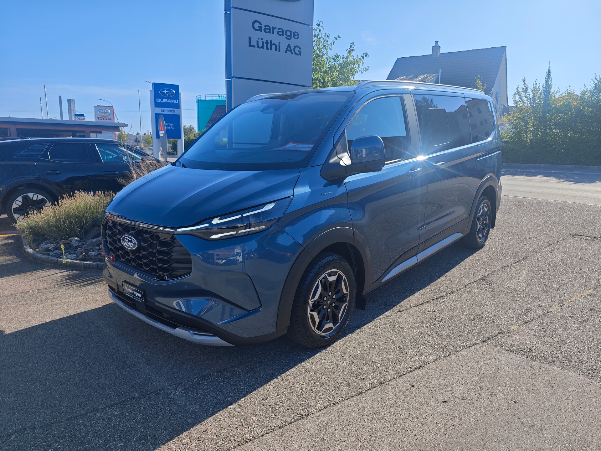 FORD Tourneo Bus 340 L1H1 PHEV Active-image-0