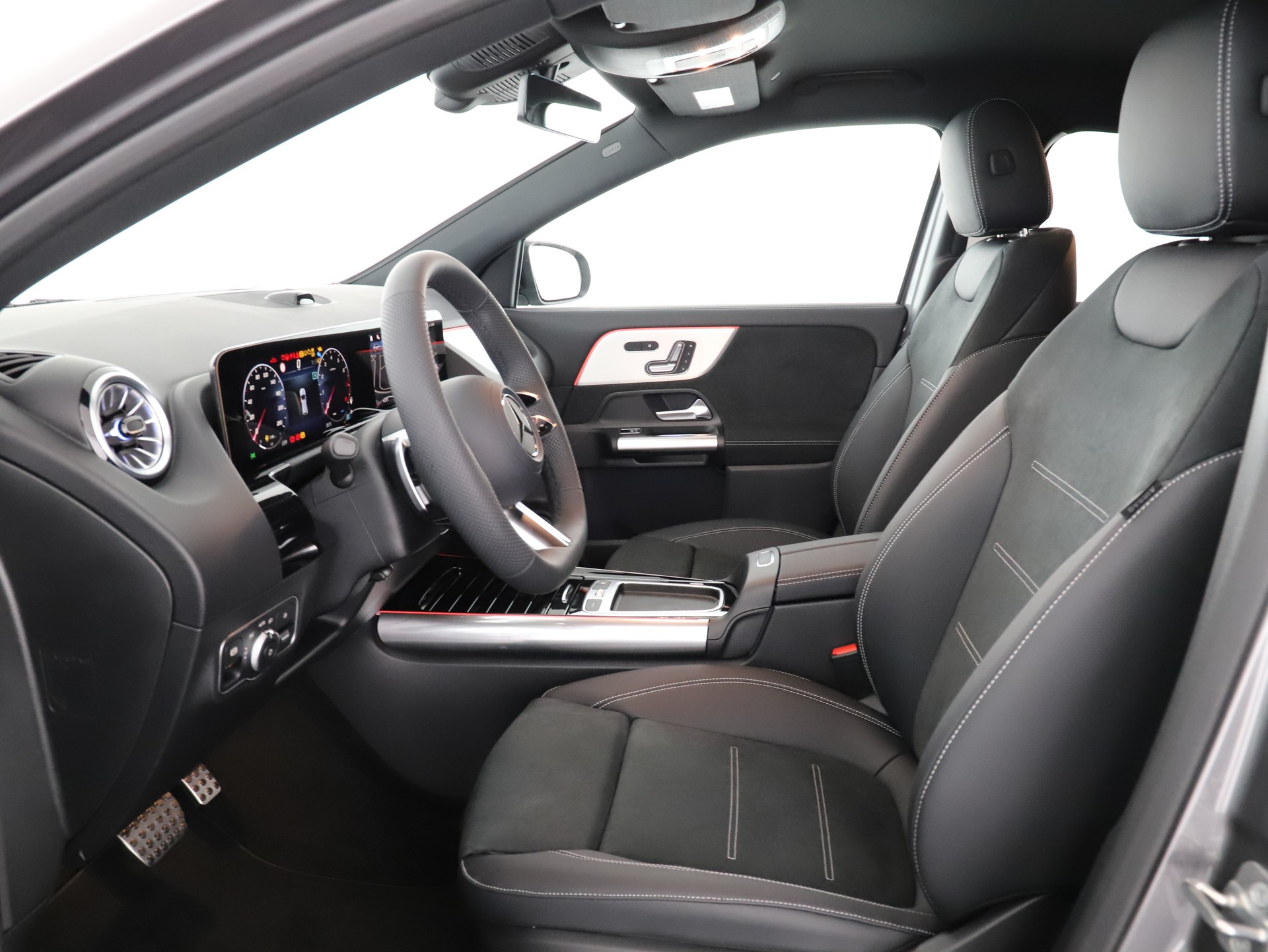 MERCEDES-BENZ GLA 200 Night Star 7G-D-image-9