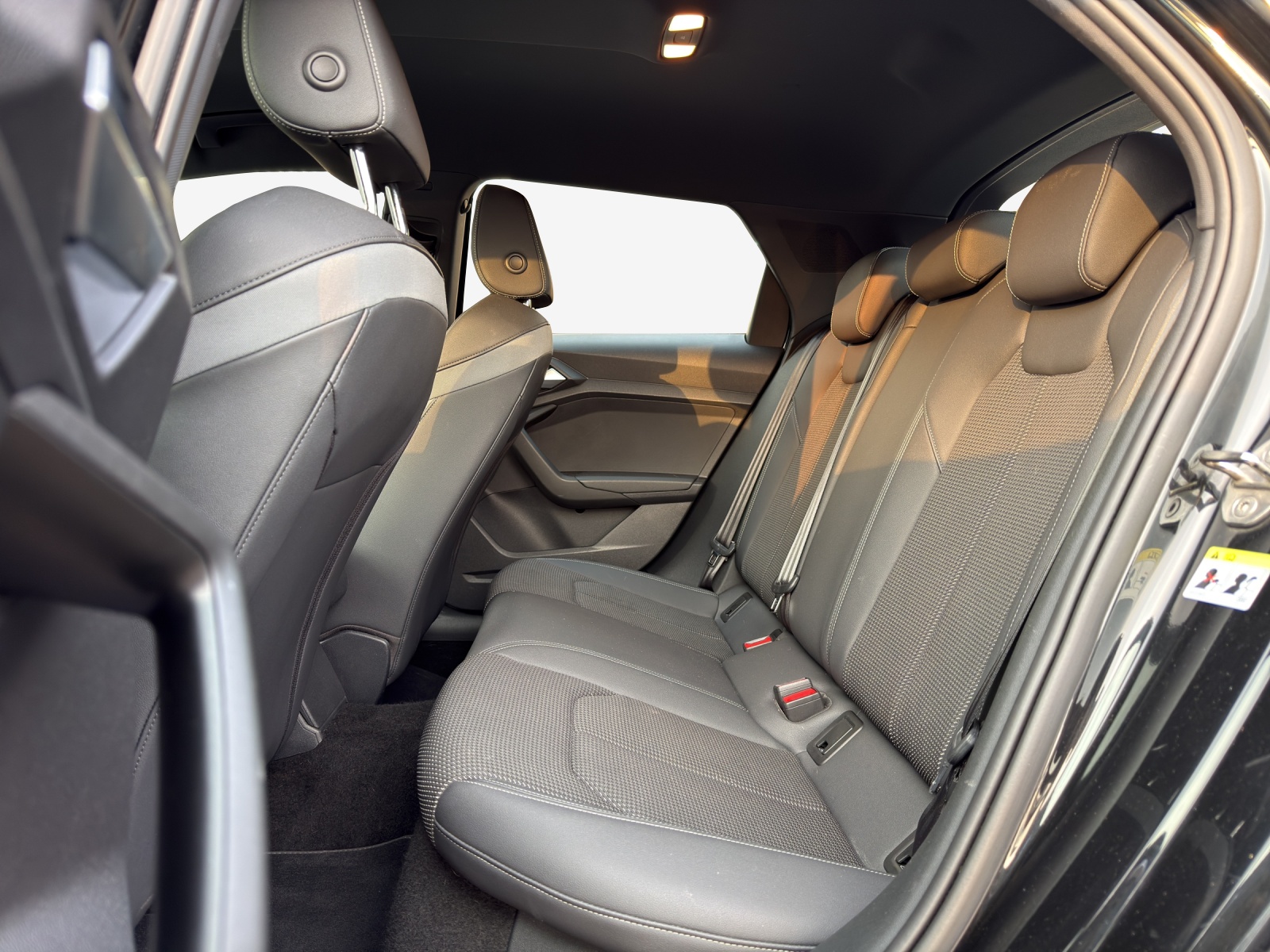 AUDI A1 allstreet 30 TFSI Attraction S-tronic-image-11