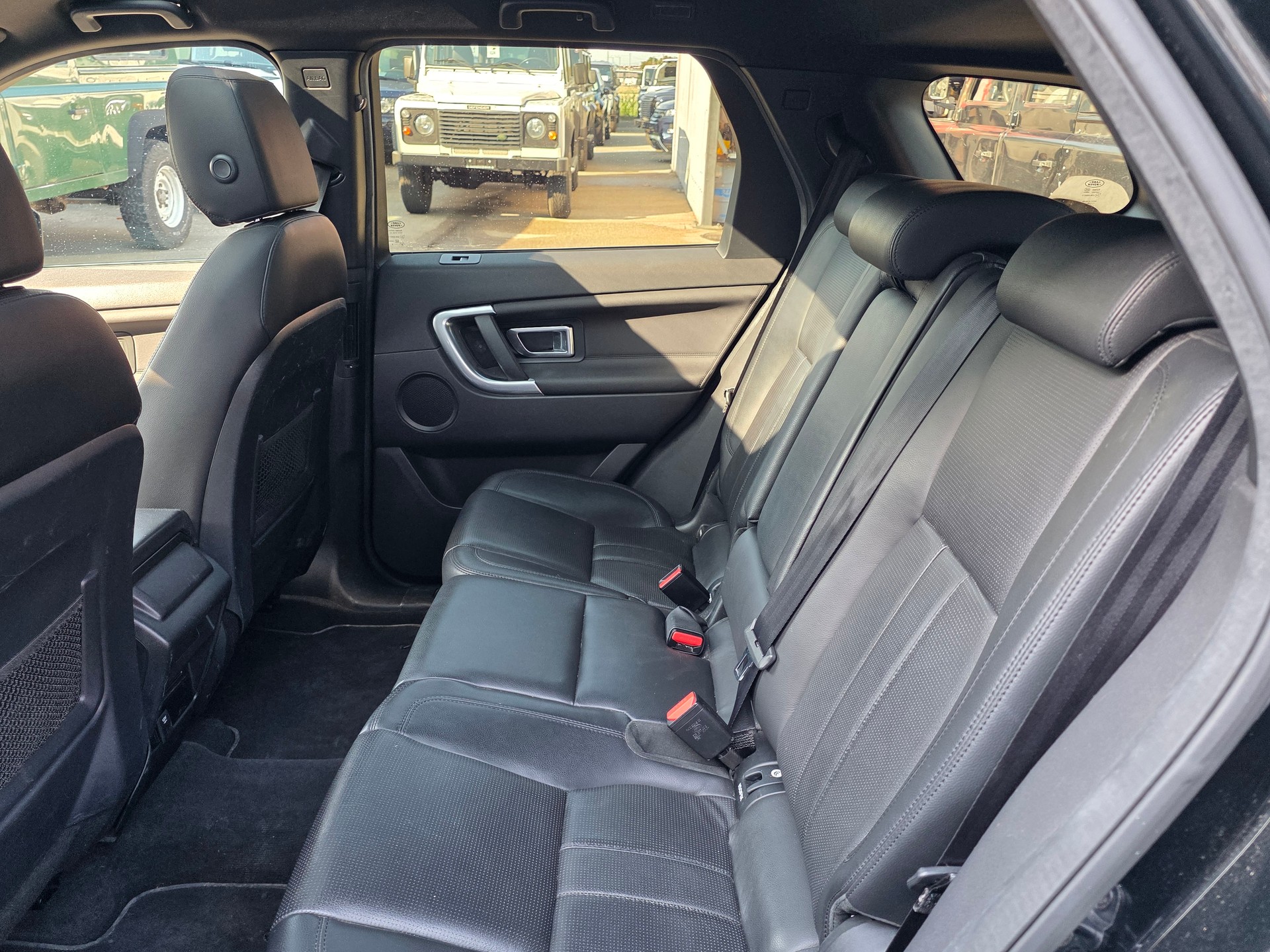 LAND ROVER Discovery Sport 2.0 Si4 HSE AT9-image-12