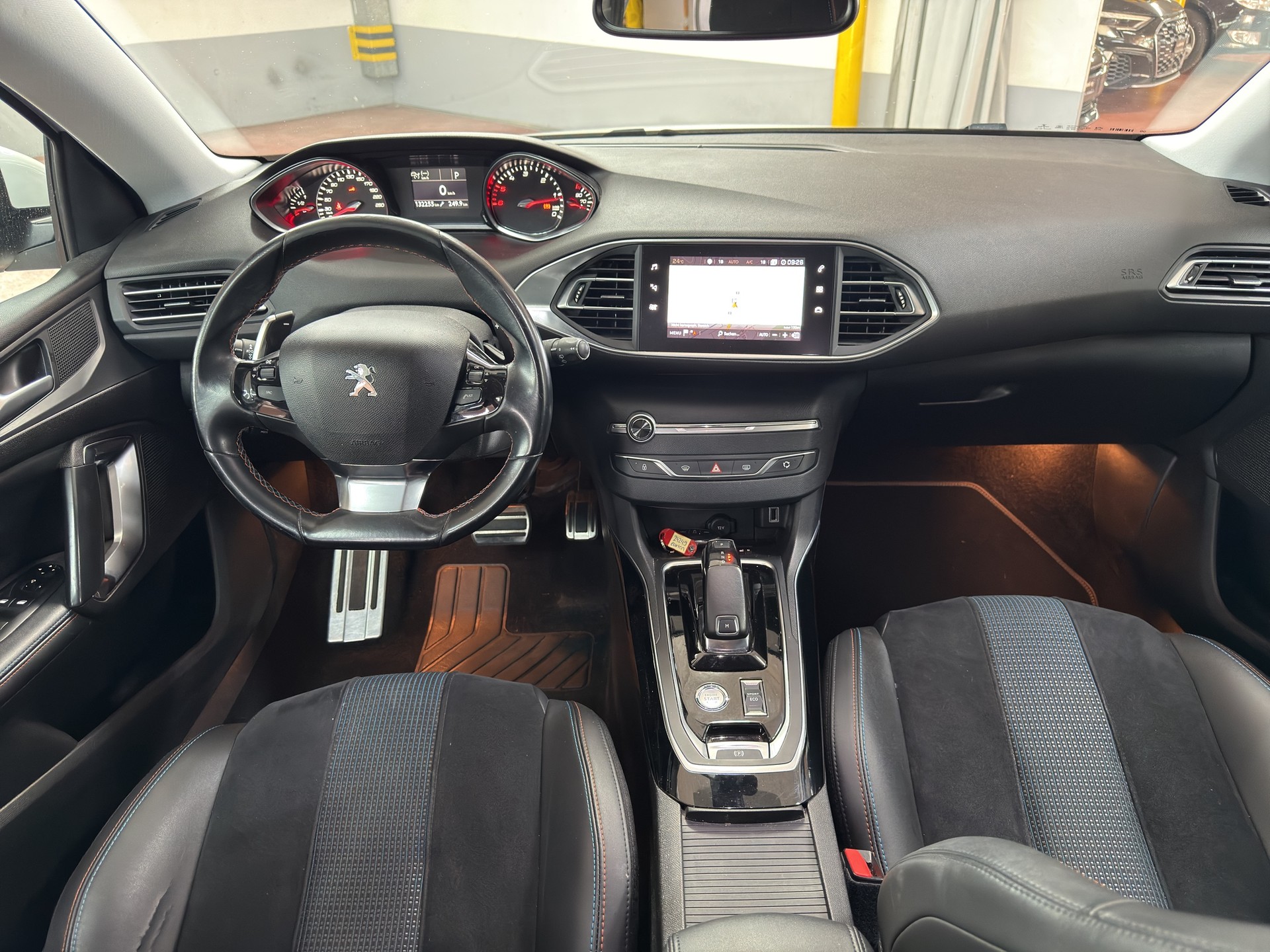 PEUGEOT 308 SW 1.5 BlueHDI Tech Edition EAT8-image-8