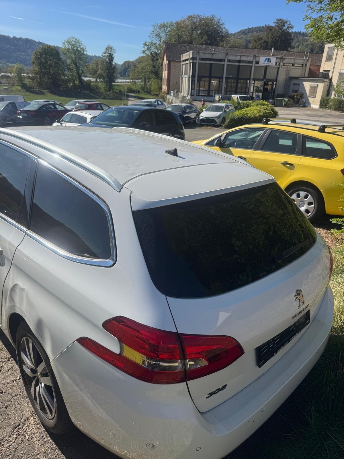 PEUGEOT 308 SW 1.5 BlueHDI Tech Edition EAT8-image-4