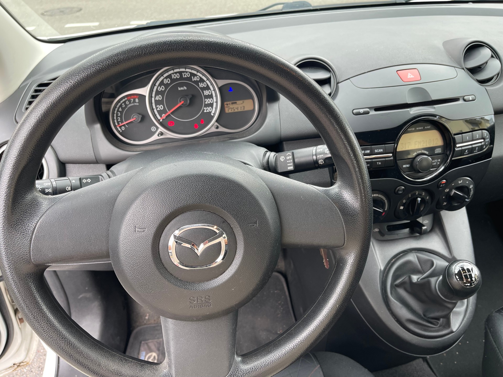 MAZDA 2 1.3i 16V Confort-image-10