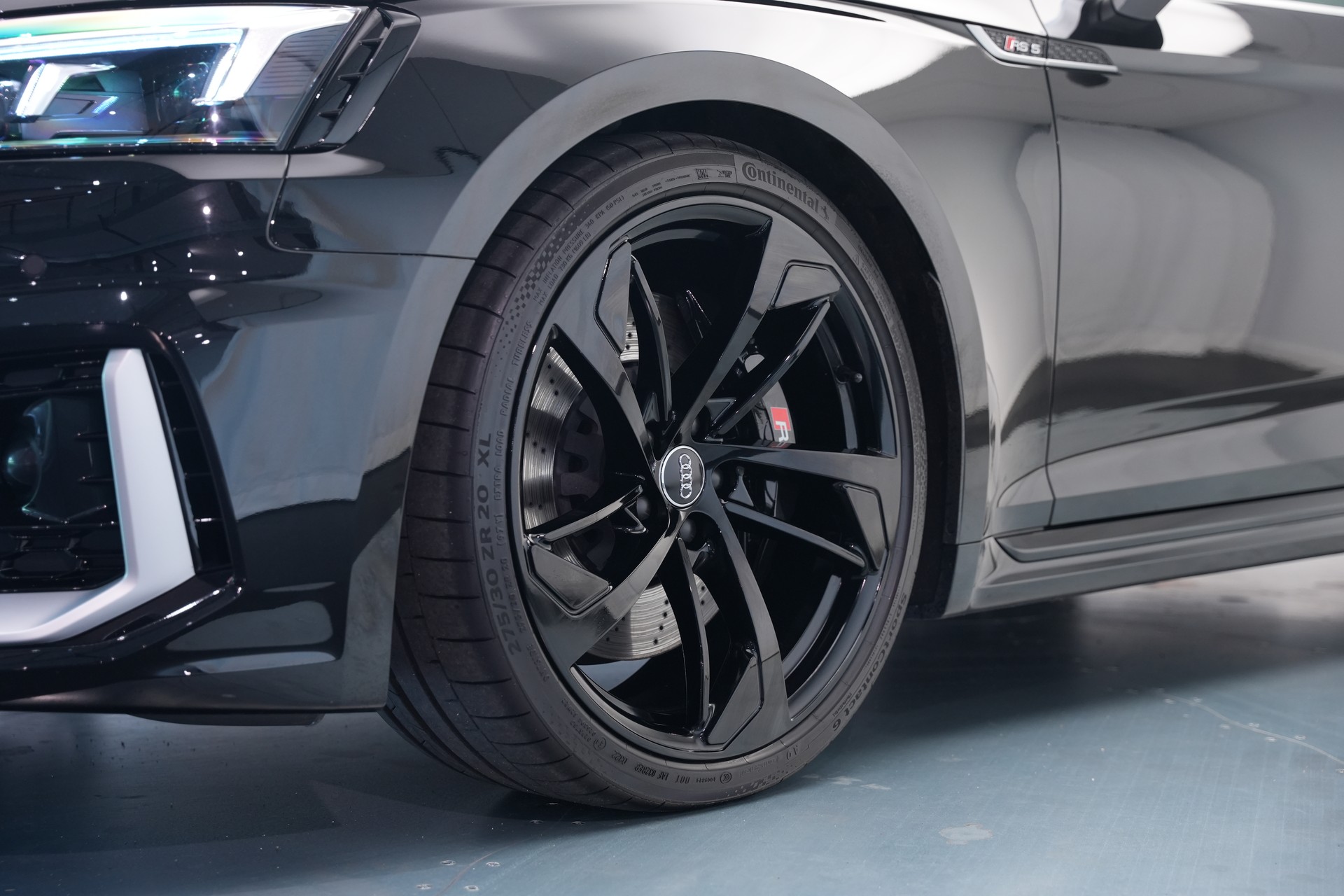 AUDI RS5 Coupé 2.9 TFSI quattro tiptronic *CH-Fahrzeug* *Head-Up* *Assistenzpaket*-image-52