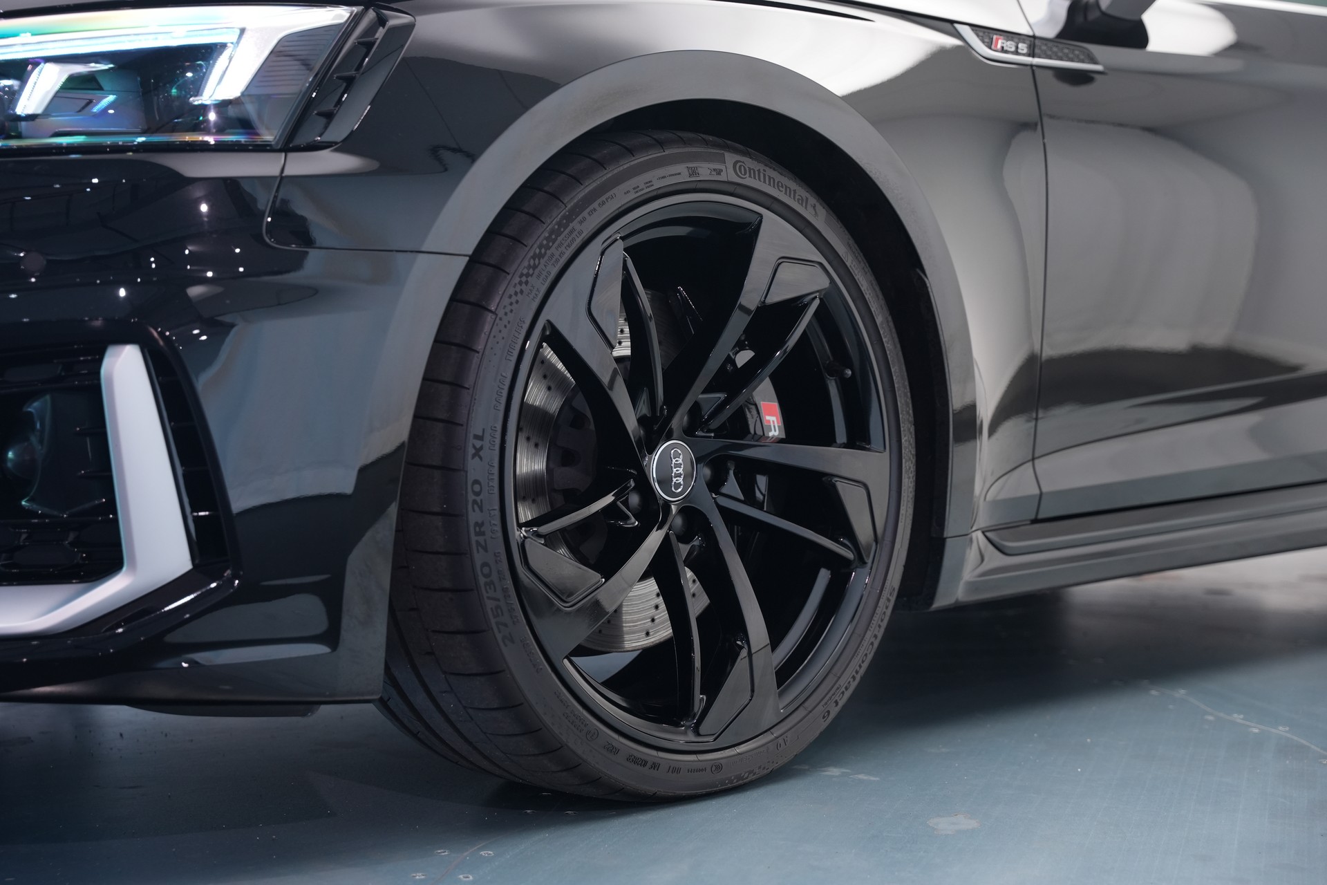AUDI RS5 Coupé 2.9 TFSI quattro tiptronic *CH-Fahrzeug* *Head-Up* *Assistenzpaket*-image-52
