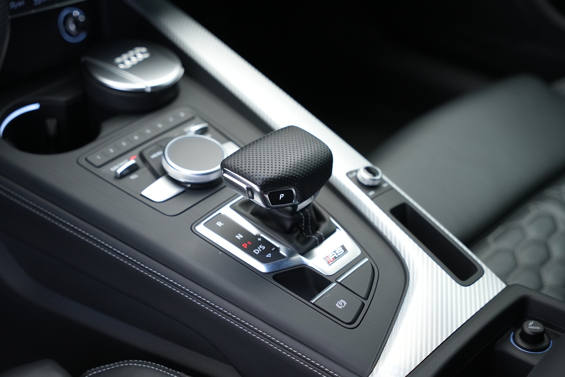 AUDI RS5 Coupé 2.9 TFSI quattro tiptronic *CH-Fahrzeug* *Head-Up* *Assistenzpaket*-image-19