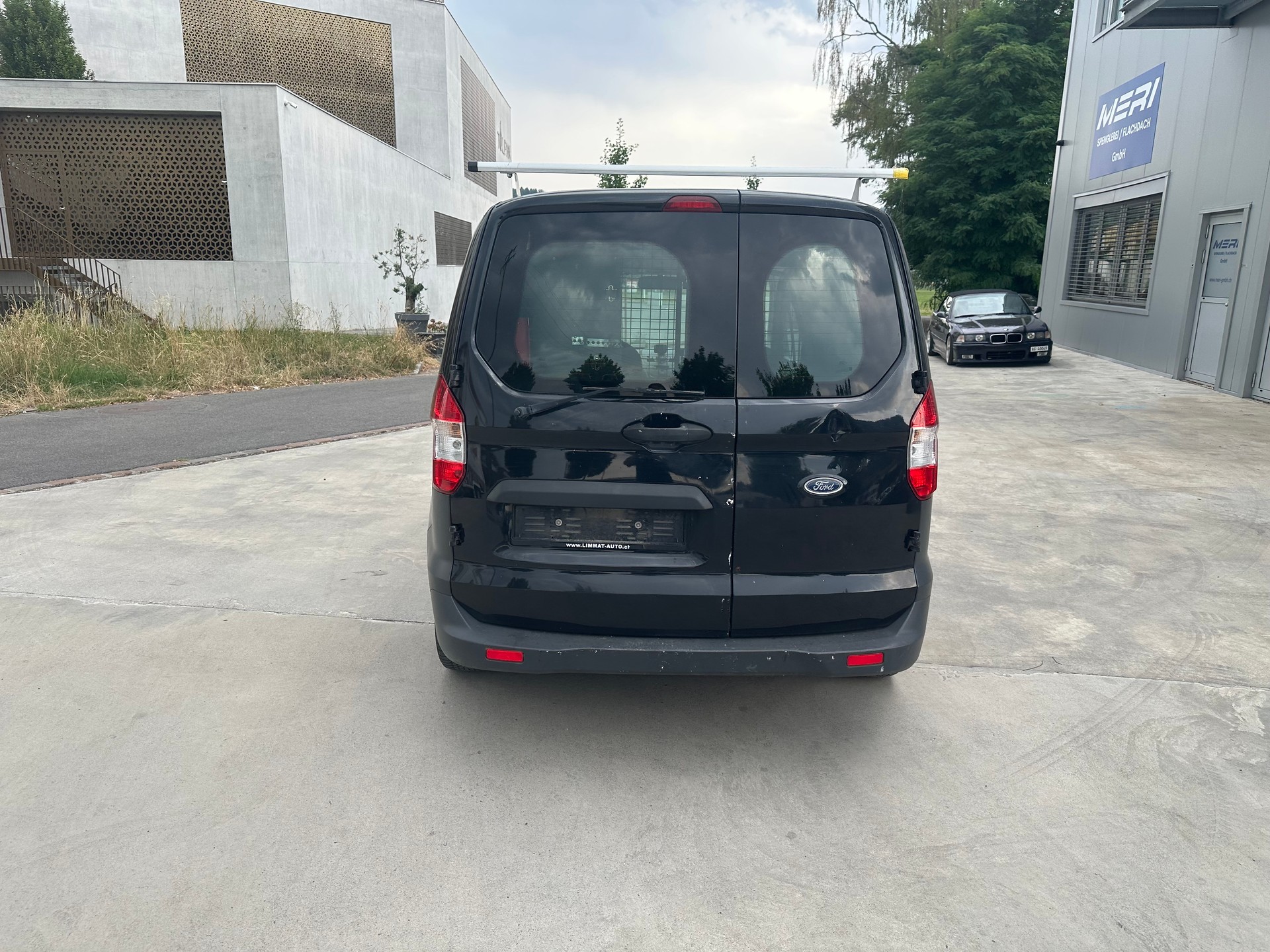 FORD Transit Courier Van 1.0 EcoBoost Ambiente-image-6