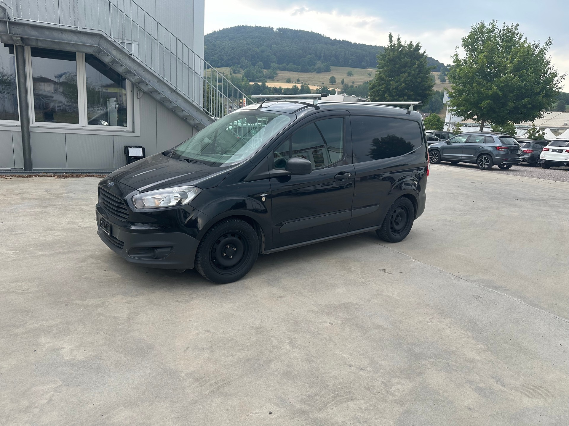 FORD Transit Courier Van 1.0 EcoBoost Ambiente-image-0