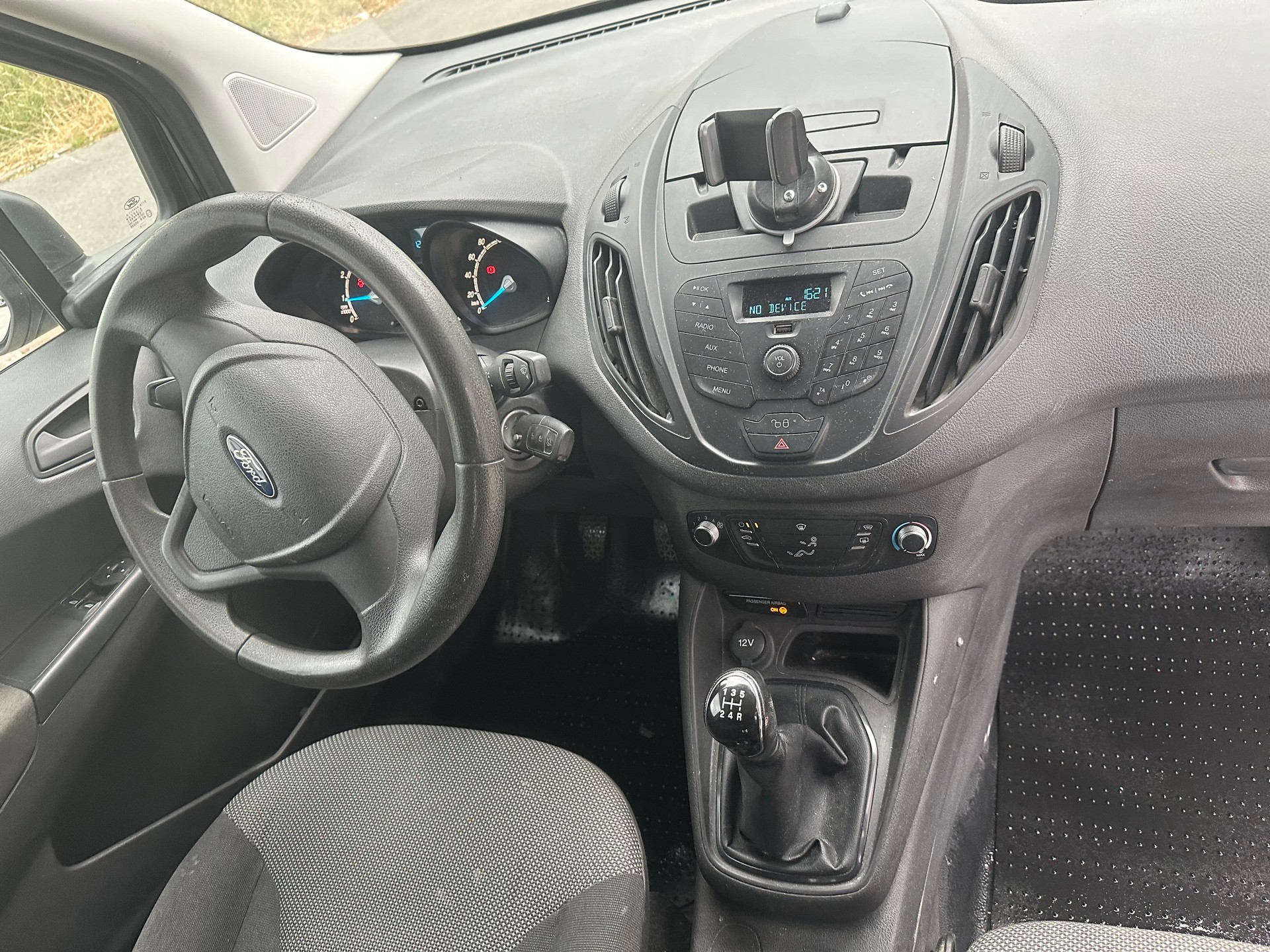 FORD Transit Courier Van 1.0 EcoBoost Ambiente-image-10