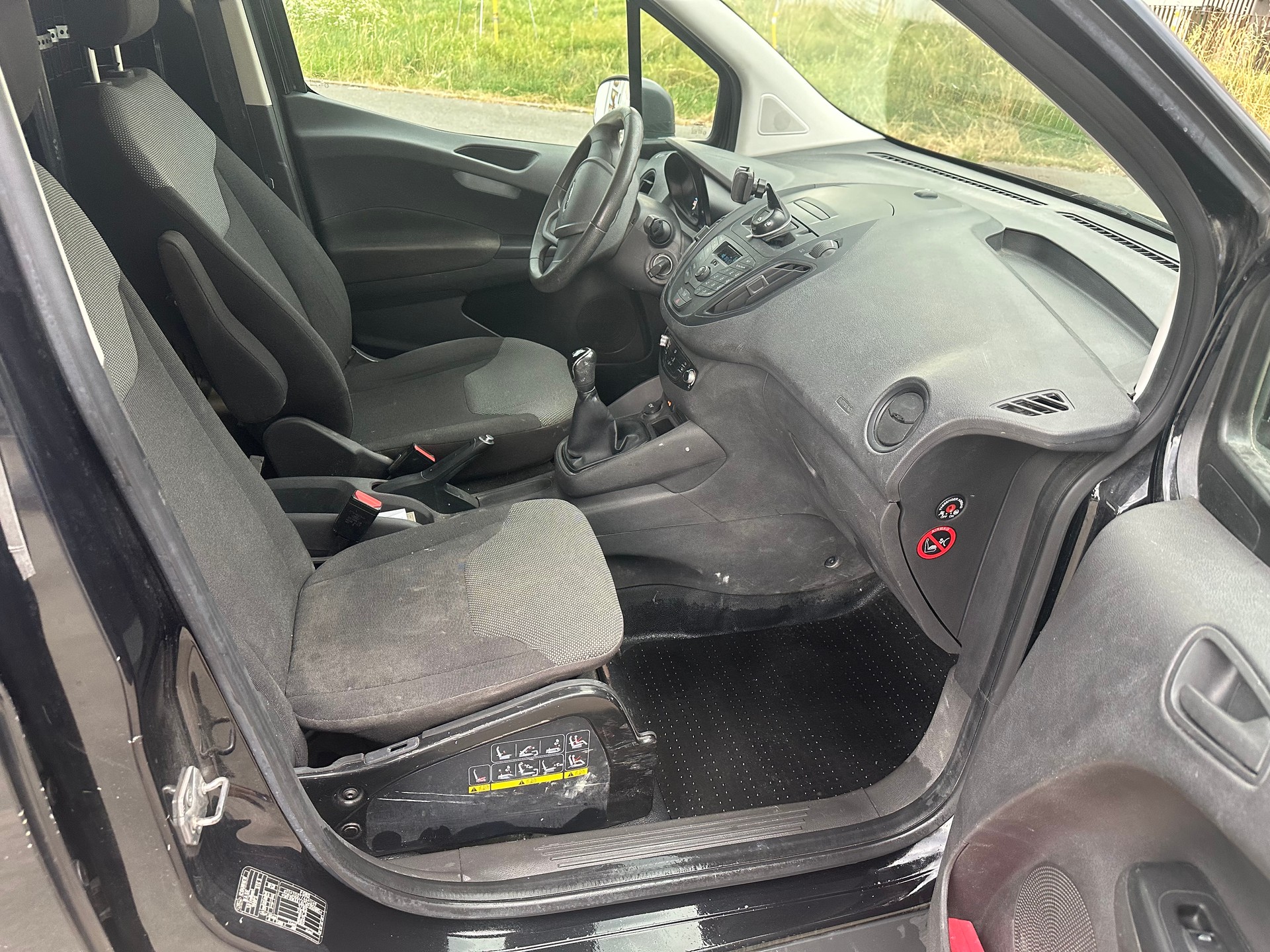 FORD Transit Courier Van 1.0 EcoBoost Ambiente-image-8