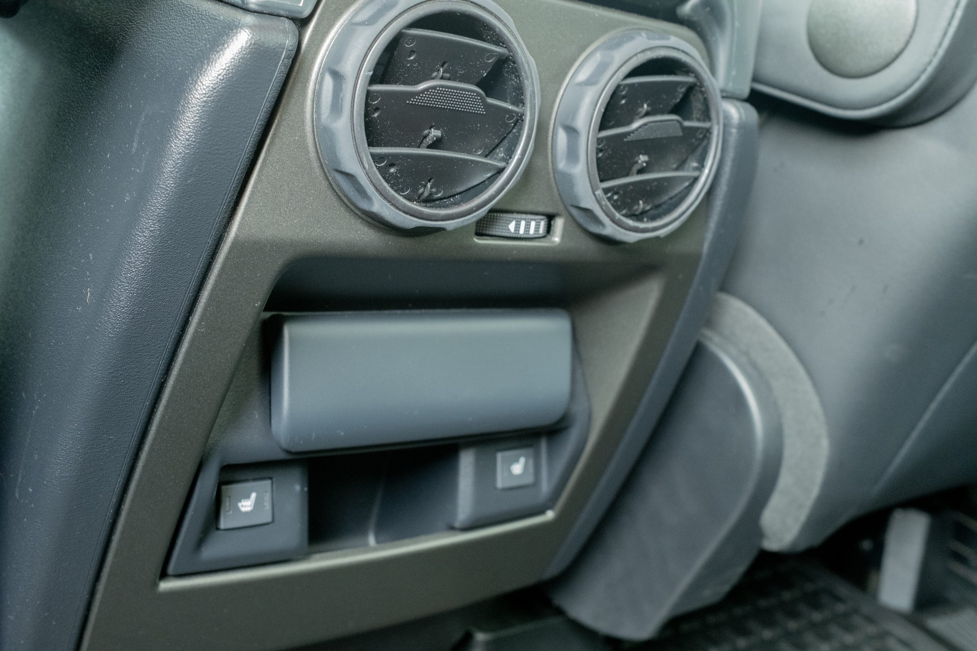 LAND ROVER Discovery 3.0 SDV6 HSE Automatic-image-16