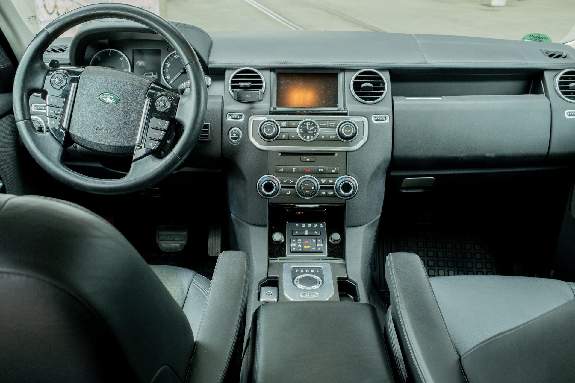 LAND ROVER Discovery 3.0 SDV6 HSE Automatic-image-11
